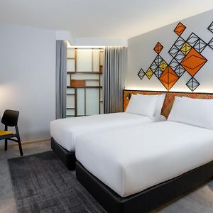 Premium Twin Room Atrium View
